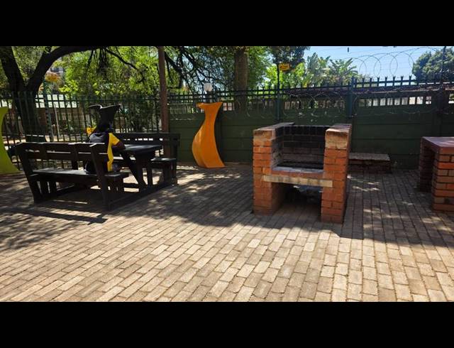 1 BEDROOM APARTMENT FOR SALE IN WEAVIND PARK